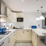 Beautiful Two Bedroom Apartment Fulham