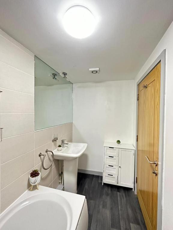 Beautiful Two Bedroom Fulham Appartamento
