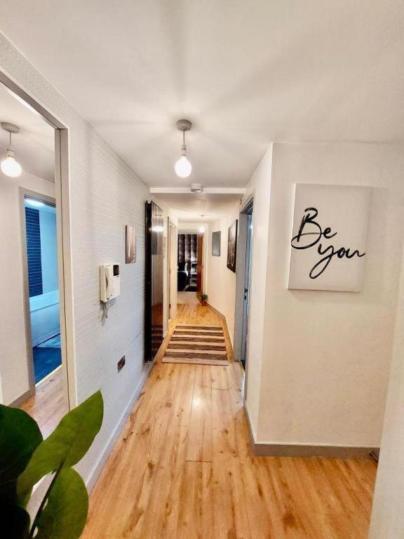 Beautiful Two Bedroom Fulham *